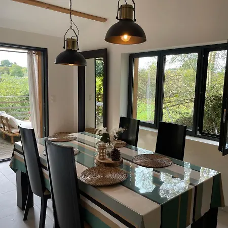 Casa de Férias Le Petit Chai Fronsadais